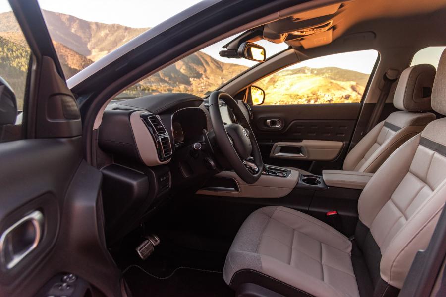 Интерьер Citroen C5 Aircross 2018 года  (WW) (фото 42 из 50)